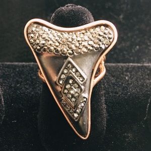 House of Harlow 1960 Ring